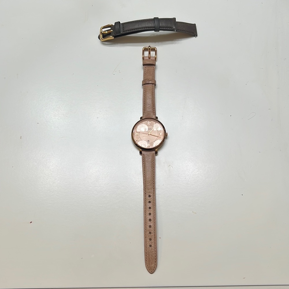 Rose gold Jacqueline Fossil watch with 2 interchangeable bands